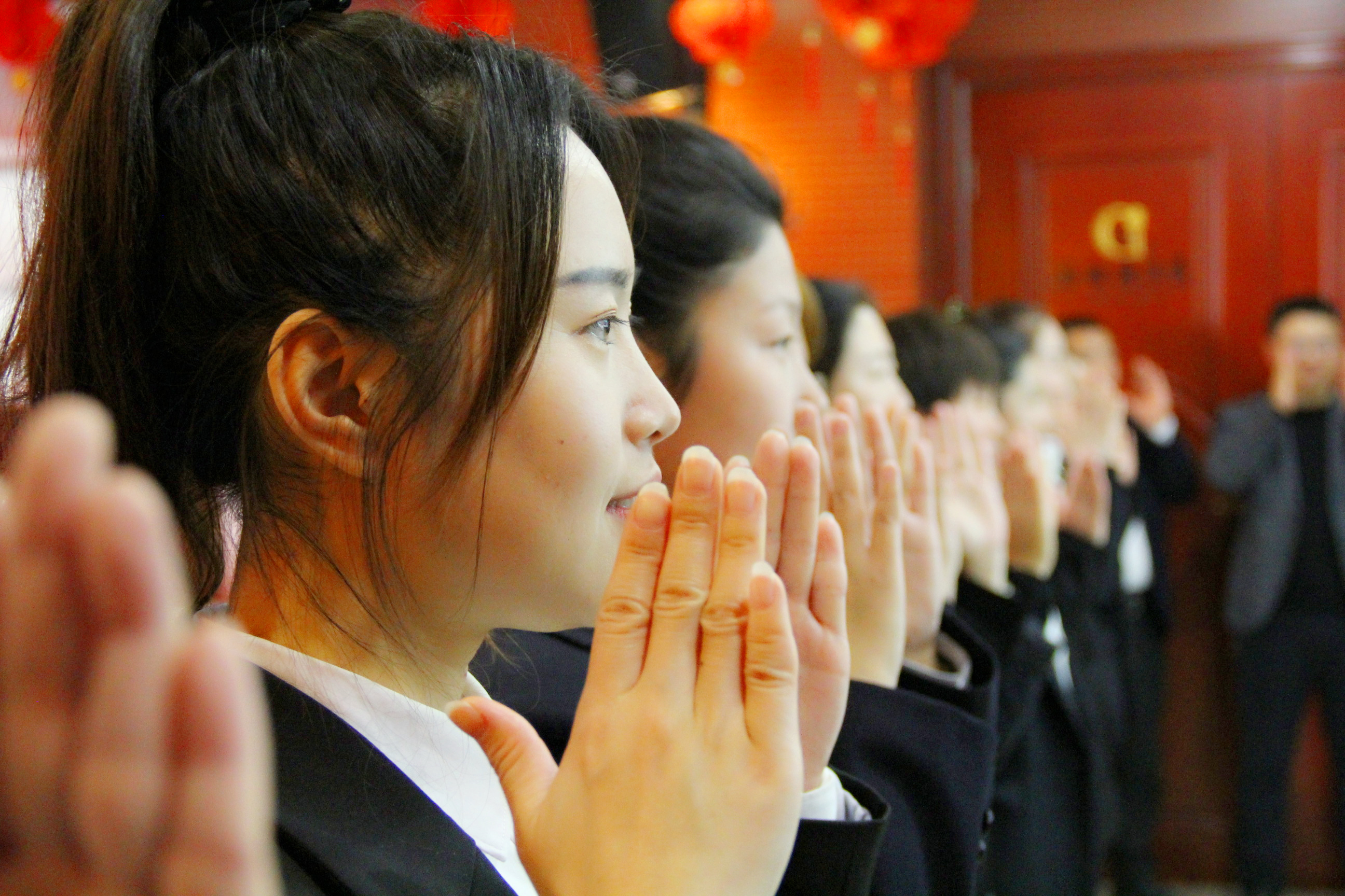 全面提升服務(wù)質(zhì)量，樹立良好企業(yè)文化！